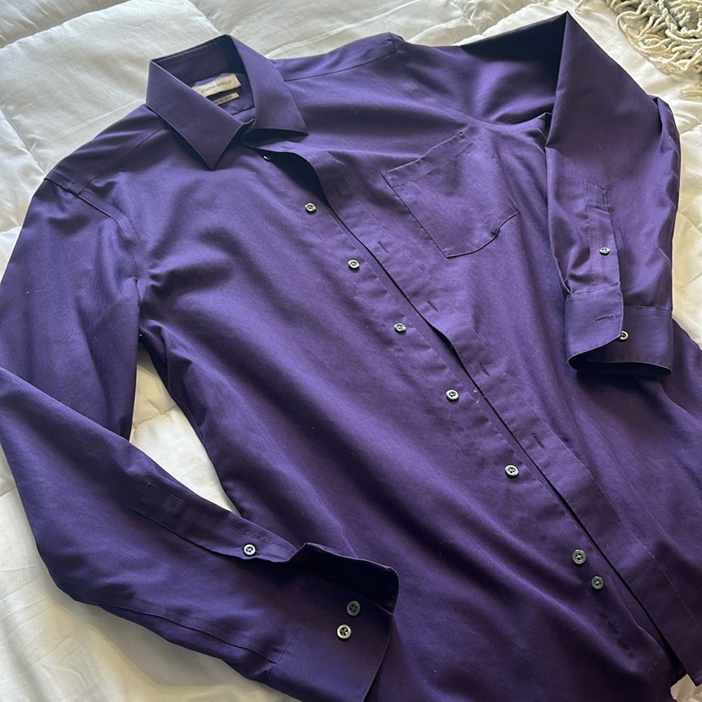 Men’s slim fit dress shirt
